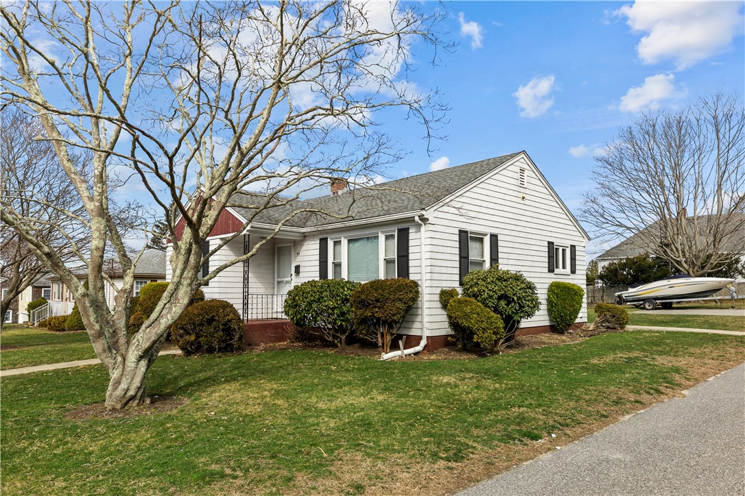 93 Perry Street Bristol, RI 02809 - Photo 2 of 40 Gallery Image 2