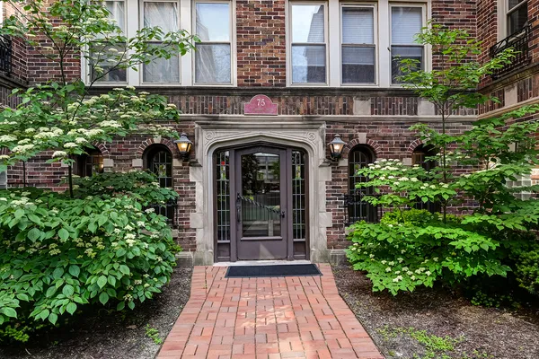 $235,000 | 75 East Harris Avenue, Unit 3C, La Grange, IL 60525