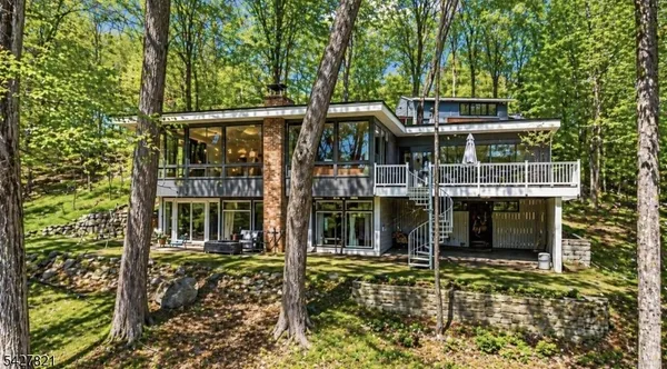 $649,000 | 11 Bott Lane, Montville, NJ 07082