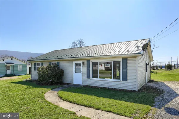 $199,900 | 77 Texs Park Drive, Thompsontown, PA 17094