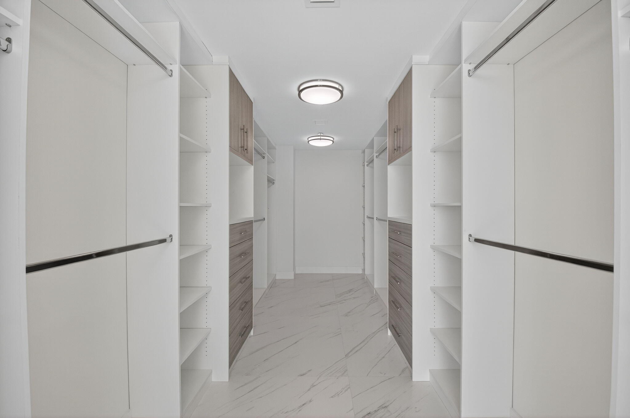 495 East Royal Palm Road, Unit 402 Boca Raton, FL 33432 - Photo 20 of 72 a view of a hallway