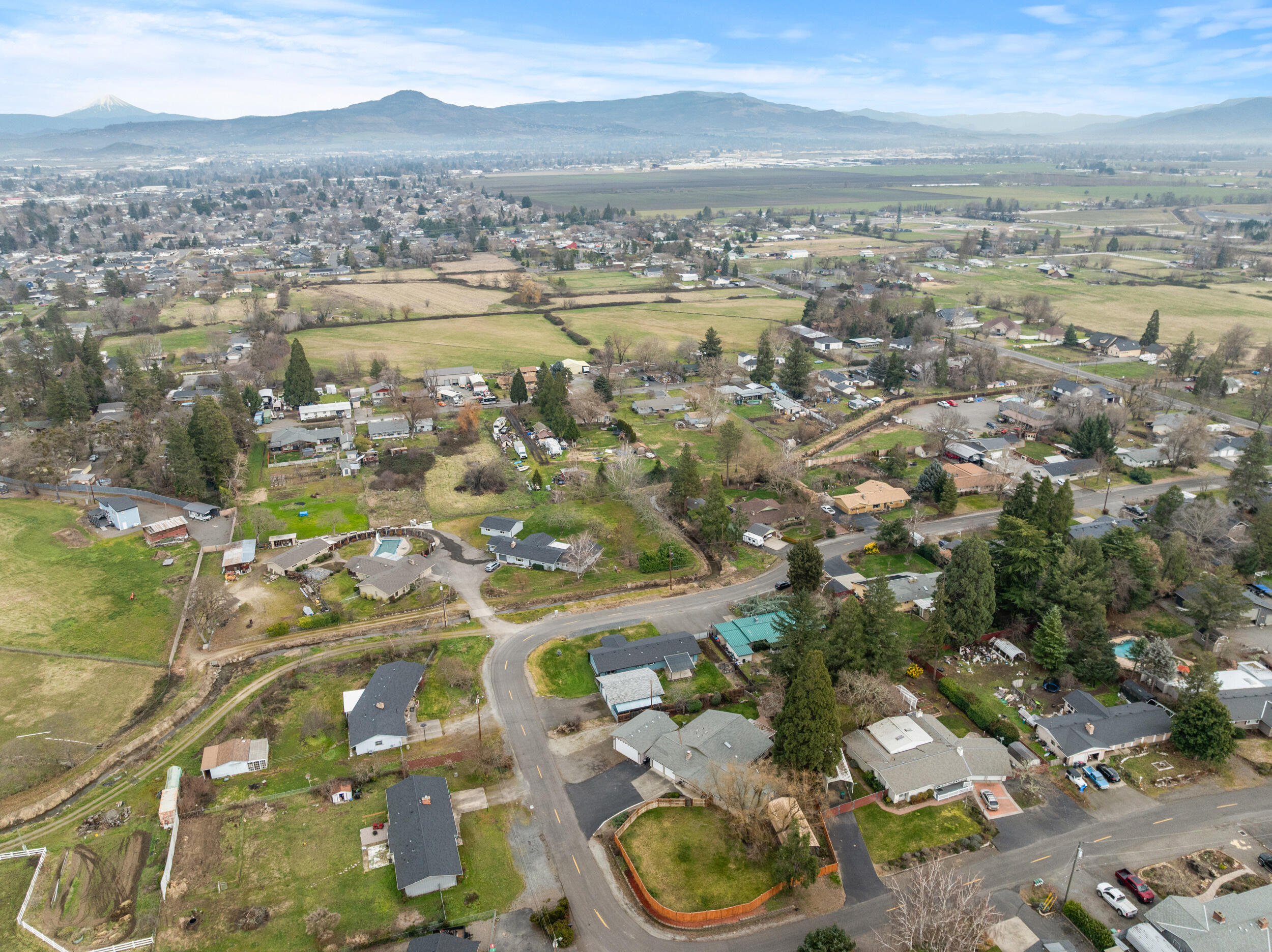 3371 Freeland Road Central Point, OR 97502 - Photo 7 of 38 3371-freeland-rd-dr-14