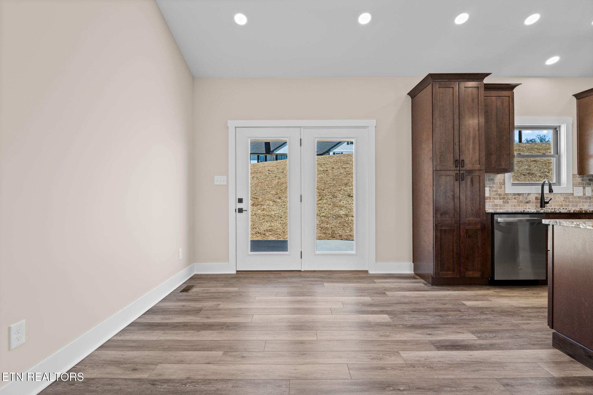 380 Hillvale Road Clinton, TN 37716 - Photo 12 of 28 11-web-or-mls-380 Hillvale-9482