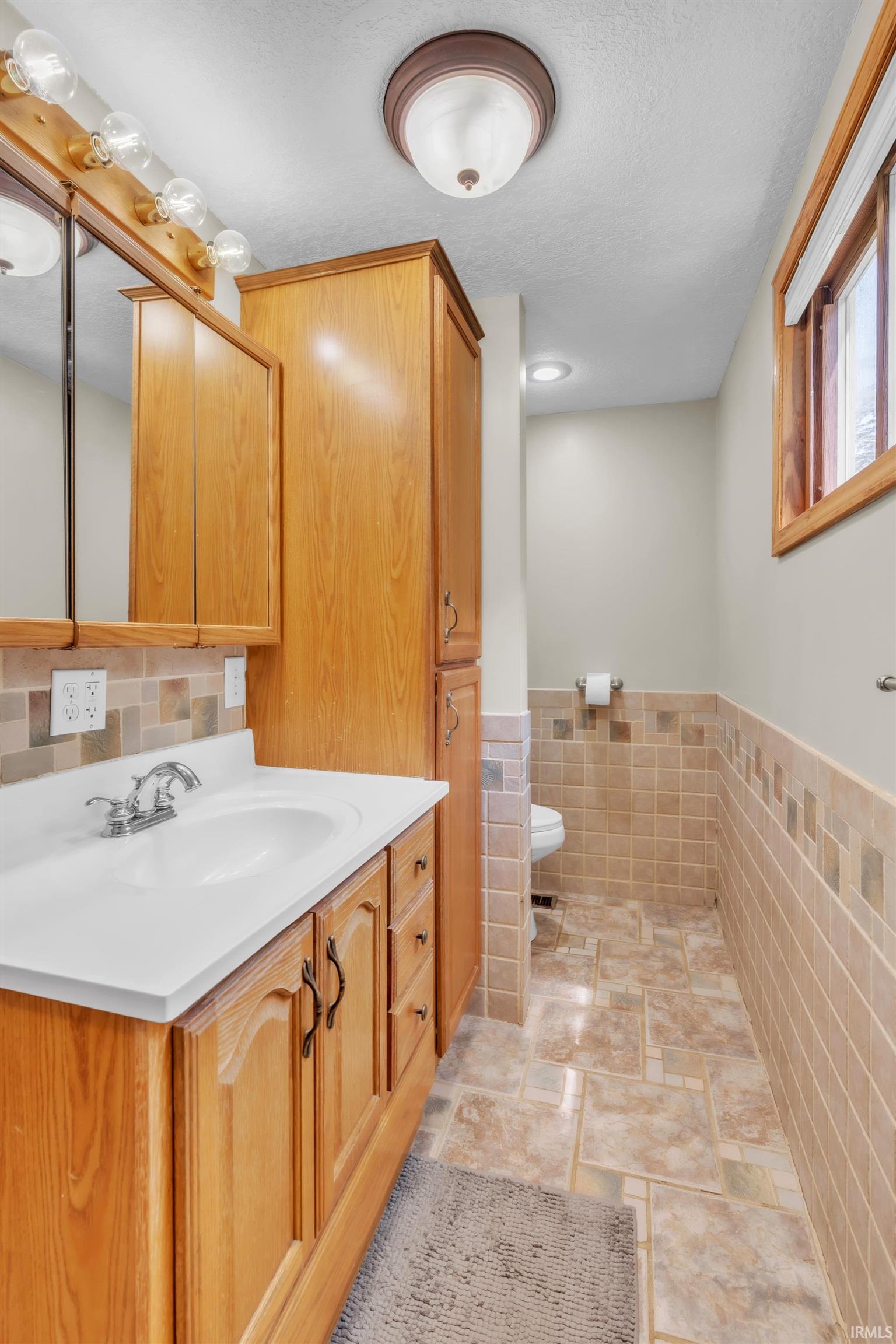472 Spring Beach Road Rome City, IN 46784 - Photo 9 of 36