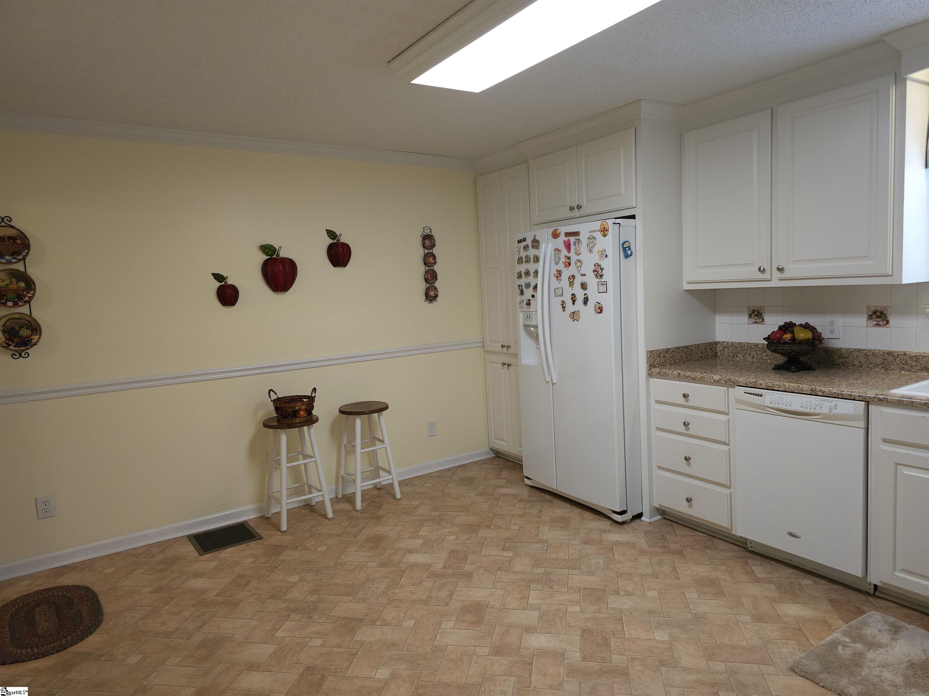 387 Oak Grove Road Spartanburg, SC 29301 - Photo 7 of 32 Gallery Image 7