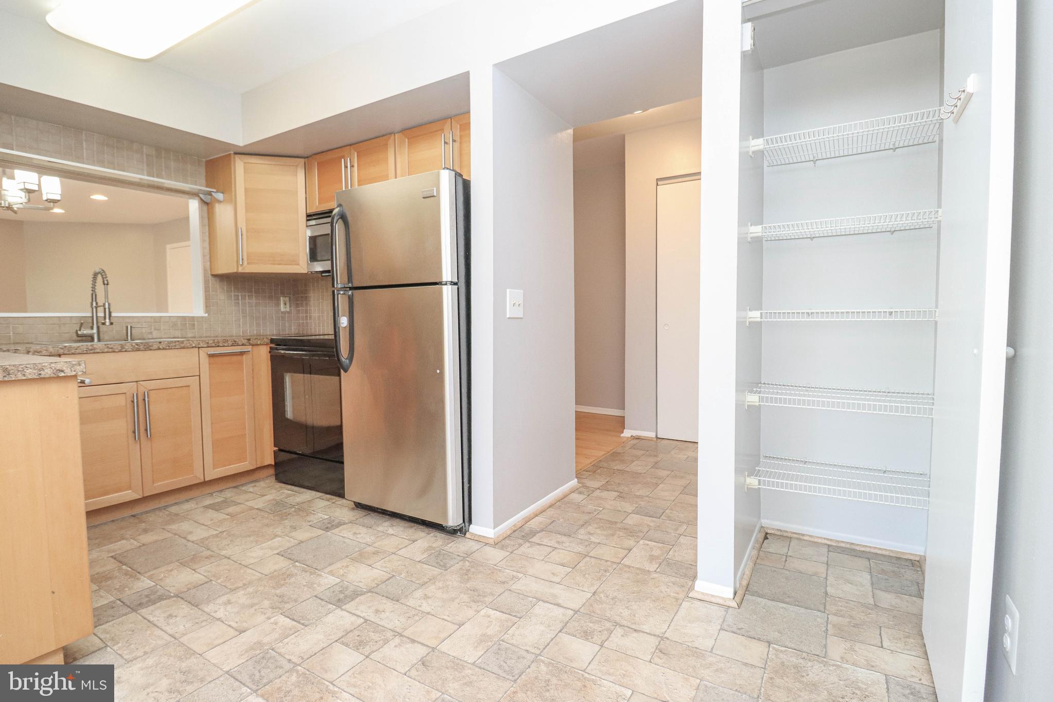 6909 Jones View Drive, Unit 3D Baltimore, MD 21209 - Photo 7 of 37