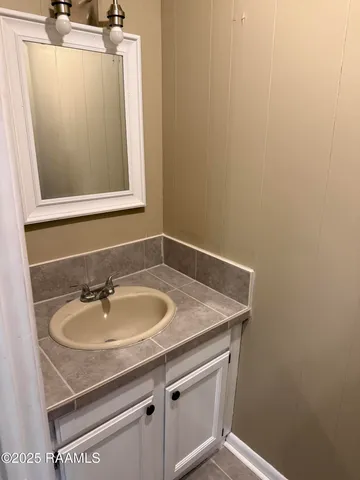 $1,000 | 2606 Brenda Drive, New Iberia, LA 70560