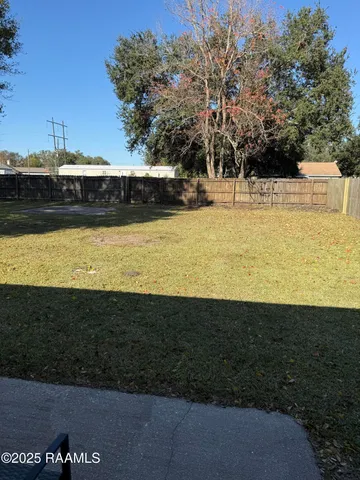 $1,000 | 2606 Brenda Drive, New Iberia, LA 70560