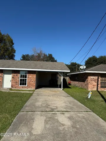 $1,000 | 2606 Brenda Drive, New Iberia, LA 70560