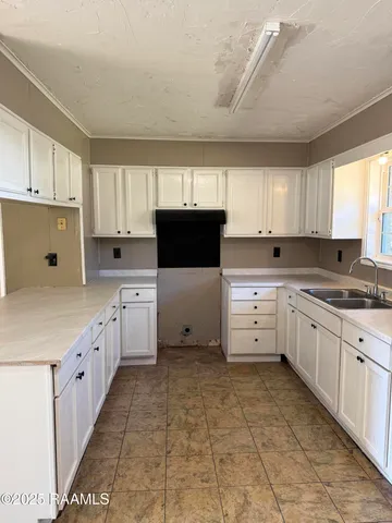 $1,000 | 2606 Brenda Drive, New Iberia, LA 70560