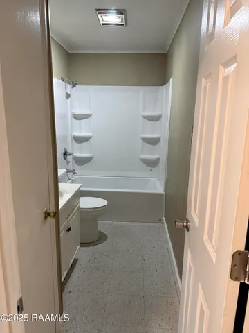 $1,000 | 2606 Brenda Drive, New Iberia, LA 70560