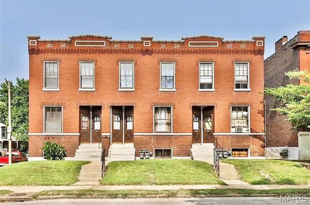 549 Bates Street St. Louis, MO 63111 - Photo 1 of 26
