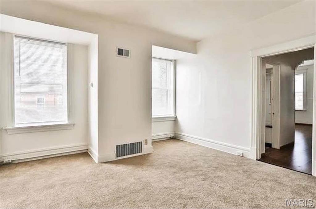 549 Bates Street St. Louis, MO 63111 - Photo 11 of 26