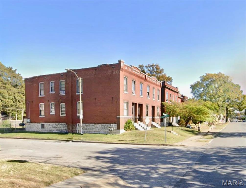 549 Bates Street St. Louis, MO 63111 - Photo 2 of 26