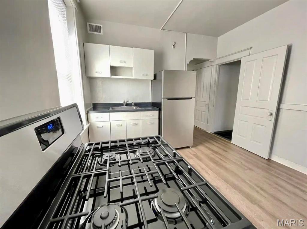 549 Bates Street St. Louis, MO 63111 - Photo 4 of 26
