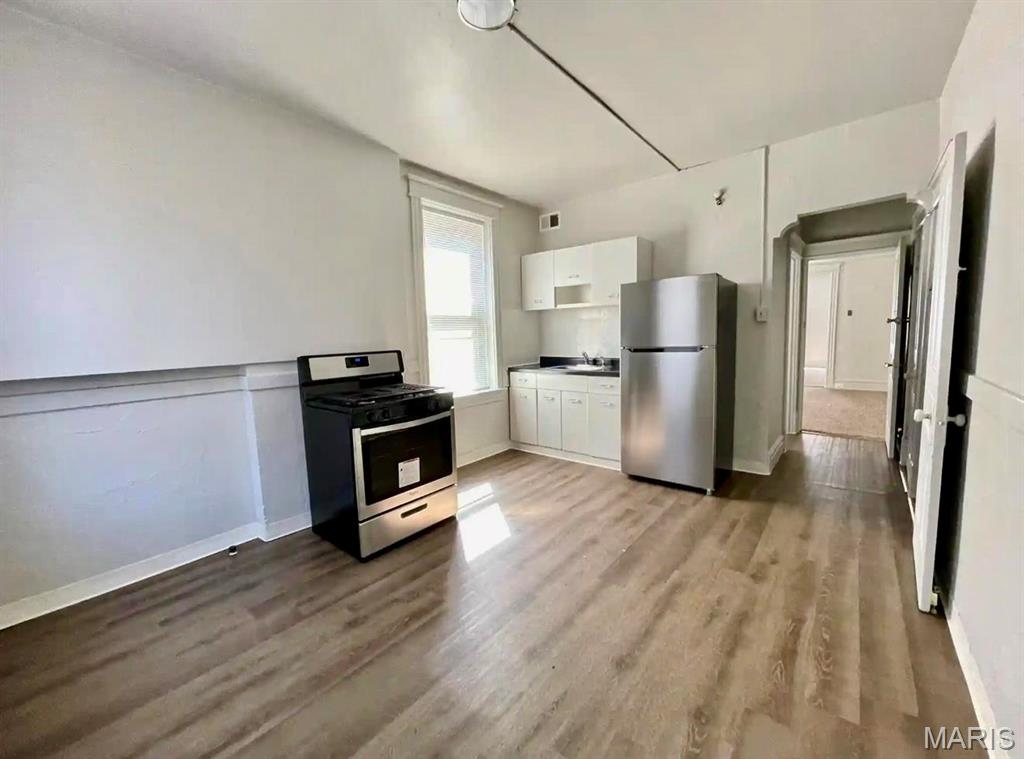 549 Bates Street St. Louis, MO 63111 - Photo 6 of 26