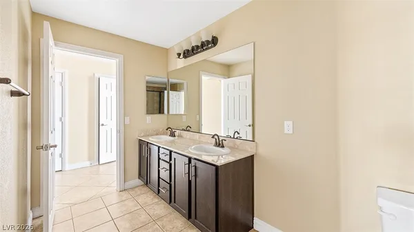 $2,100 | 7565 Norman Rockwell Lane, Unit 202, Las Vegas, NV 89143