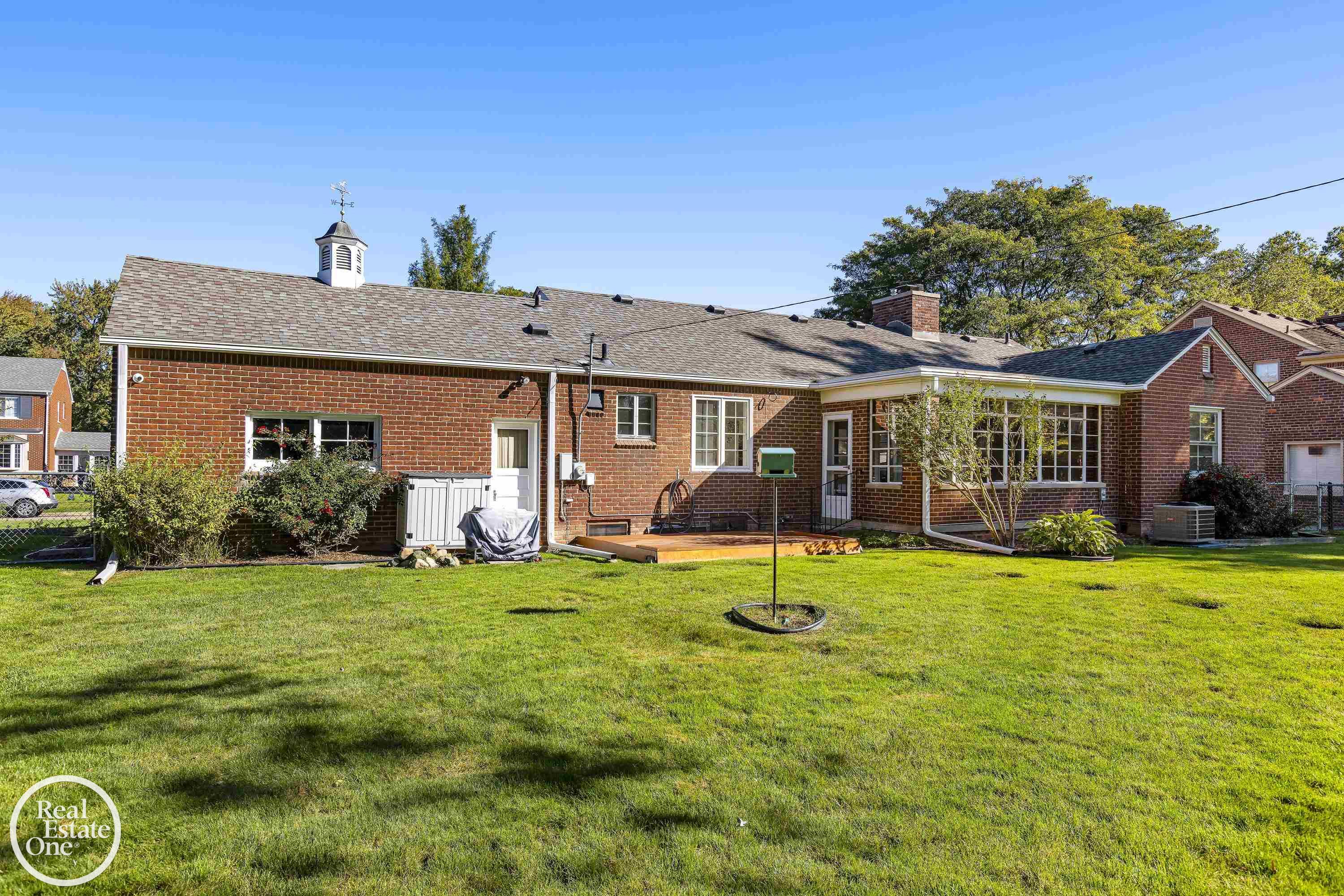 1487 North Renaud Road Grosse Pointe Woods, MI 48236 - Photo 33 of 42