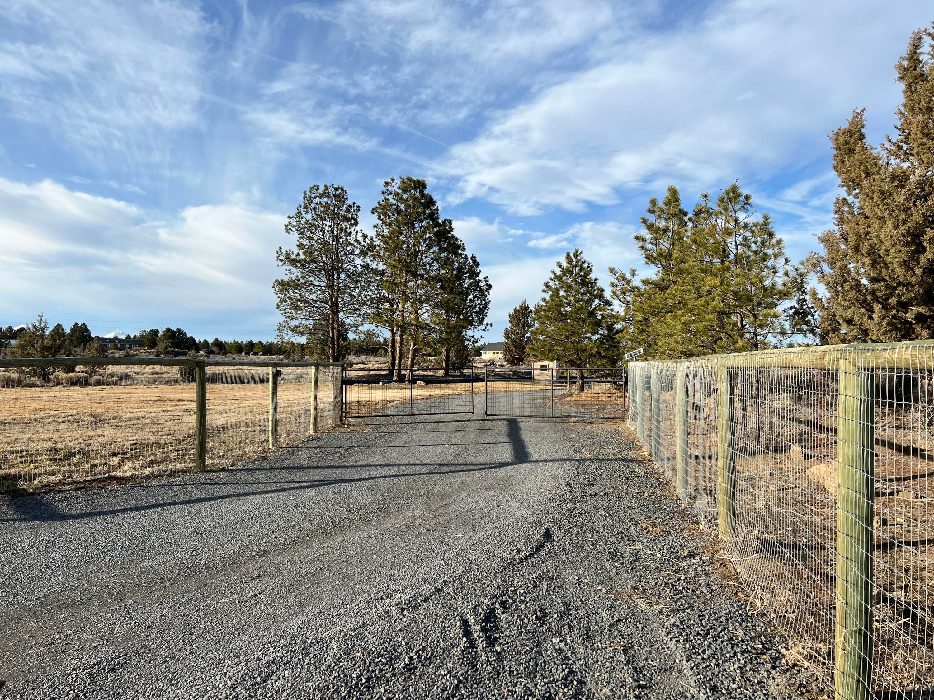 22460 Rickard Road Bend, OR 97702 - Photo 20 of 25 7EEF278E-8A4A-4C25-BA4E-2BBE533B344B