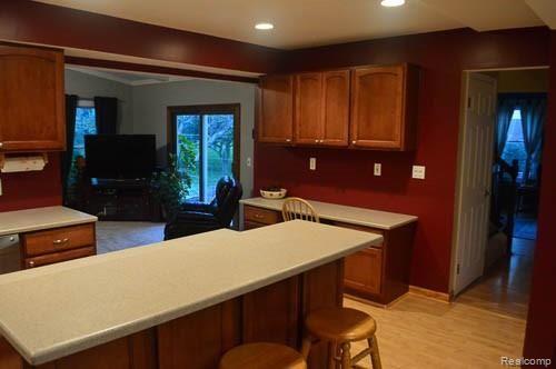 990 Dahlia Lane Rochester, MI 48307 - Photo 11 of 35 kitchen 1.jpg