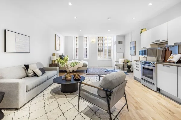 $649,000 | 346 Congress Street, Unit 412, Boston, MA 02210