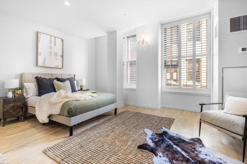 346 Congress Street, Unit 412 Boston, MA 02210 - Photo 6 of 33