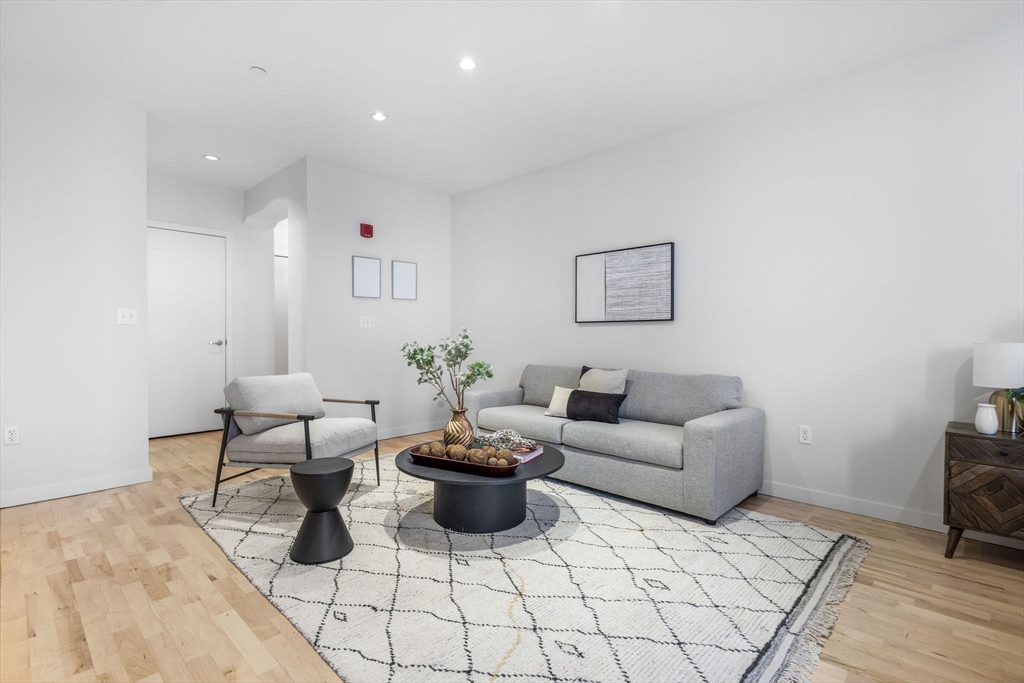 346 Congress Street, Unit 412 Boston, MA 02210 - Photo 10 of 33