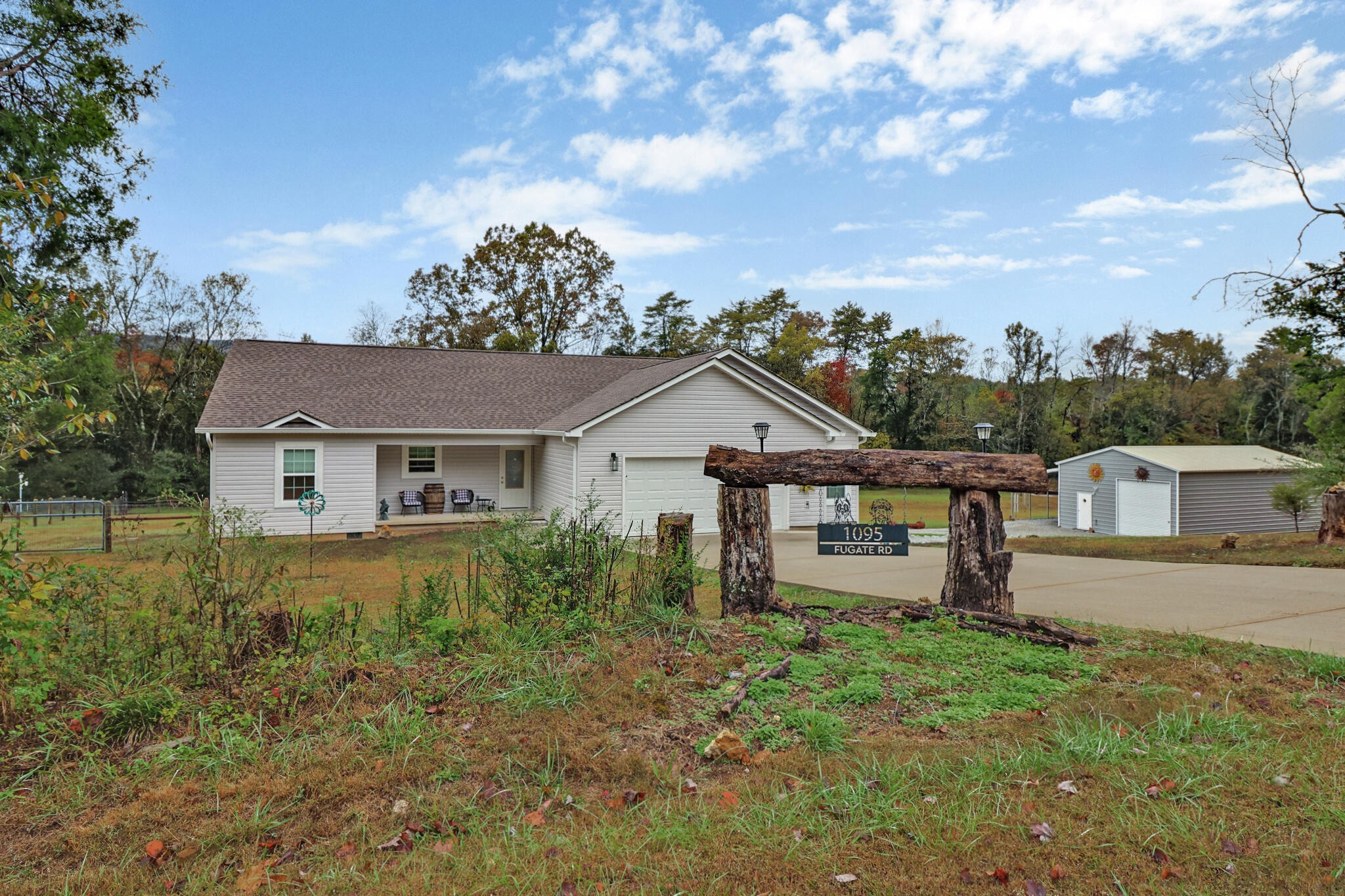 1095 Fugate Road Evensville, TN 37332 - Photo 46 of 50 front view of a house with a yard