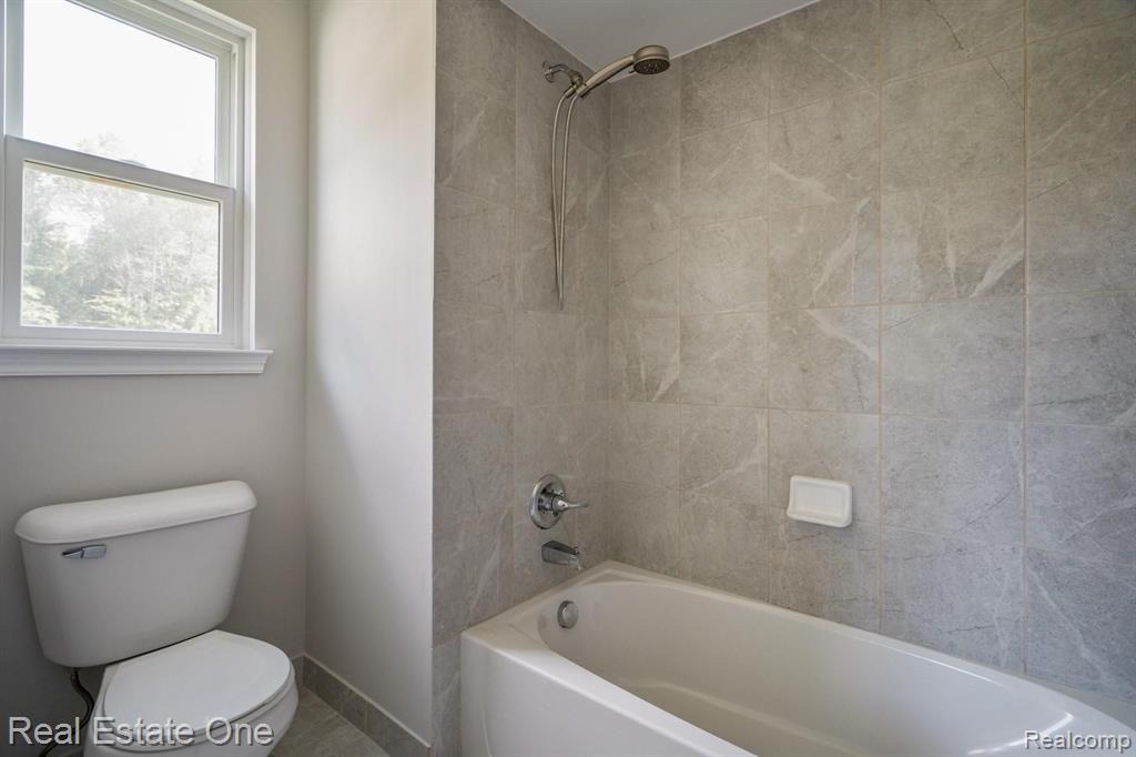 3856 Somerset Circle Rochester Hills, MI 48309 - Photo 23 of 27