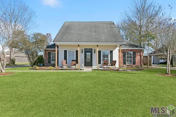 $370,000 | 36340 Lucas Drive, Denham Springs, LA 70706