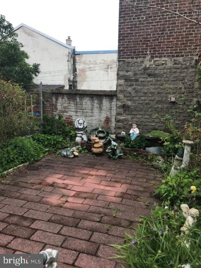 106 Ripka Street Philadelphia, PA 19127 - Photo 4 of 27