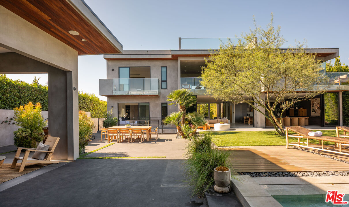 1632 Stradella Road Los Angeles, CA 90077 - Photo 18 of 22