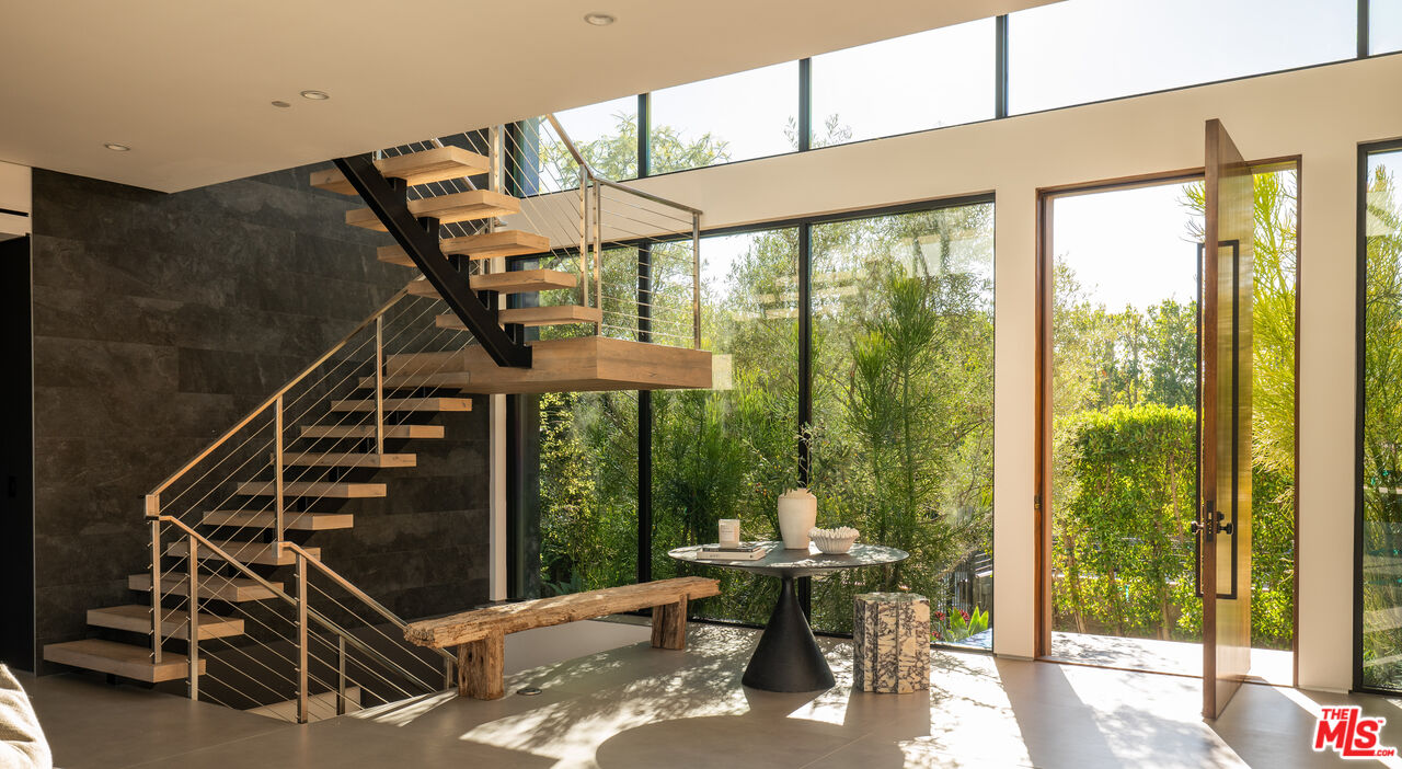 1632 Stradella Road Los Angeles, CA 90077 - Photo 2 of 22