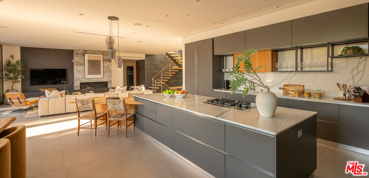 1632 Stradella Road Los Angeles, CA 90077 - Photo 4 of 22