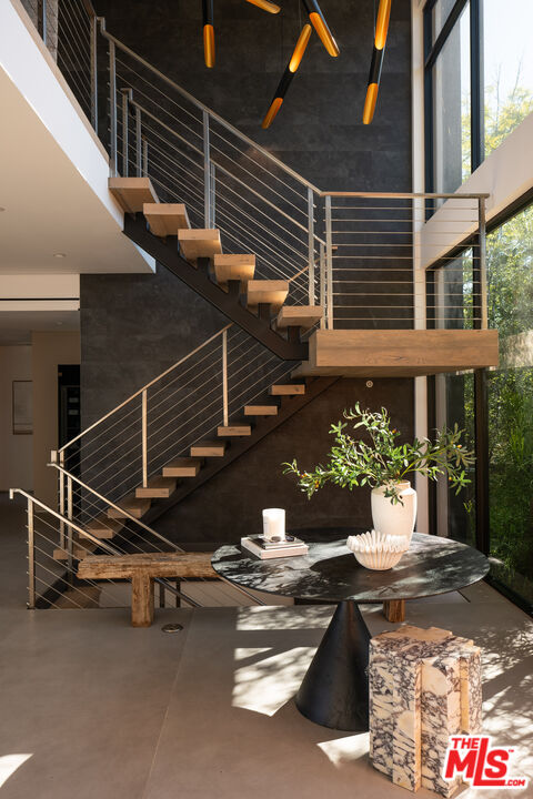 1632 Stradella Road Los Angeles, CA 90077 - Photo 7 of 22