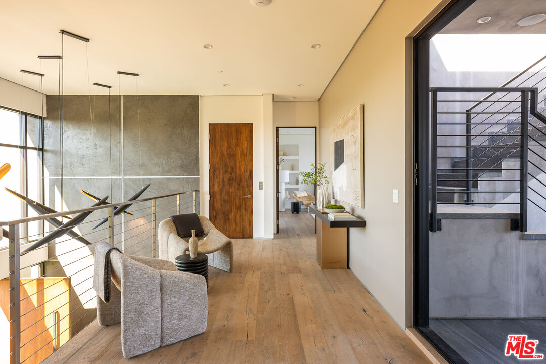 1632 Stradella Road Los Angeles, CA 90077 - Photo 10 of 22