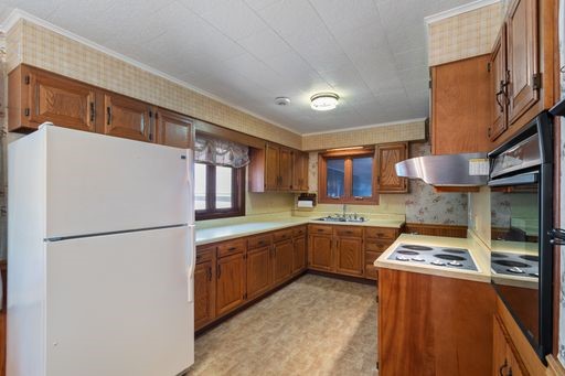 18 High Street Manchester, NY 14548 - Photo 9 of 41