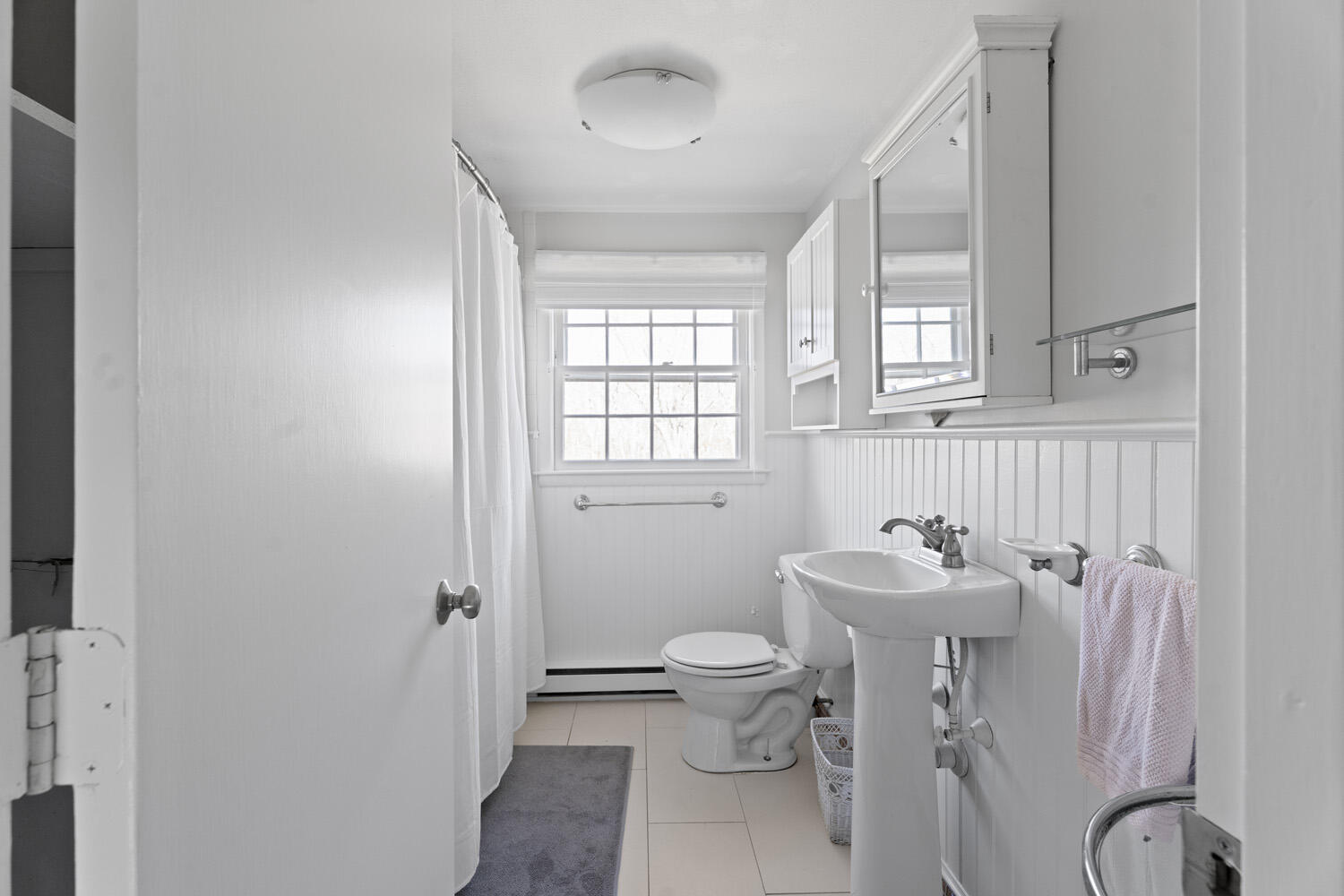 5 Pip'n Road Edgartown, MA 02539 - Photo 18 of 25 a bathroom with a sink toilet and tub