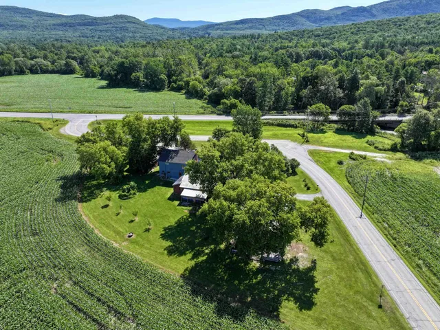 $389,000 | 118 3 Mile Bridge Road, Middlebury, VT 05753