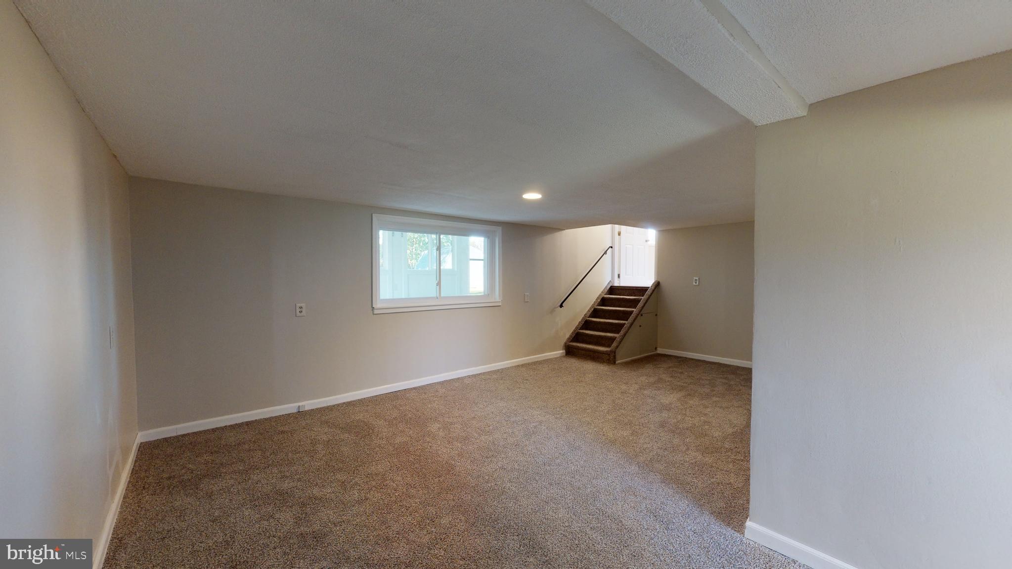 620 Franklin Road Wenonah, NJ 08090 - Photo 14 of 28 an empty room with a workspace