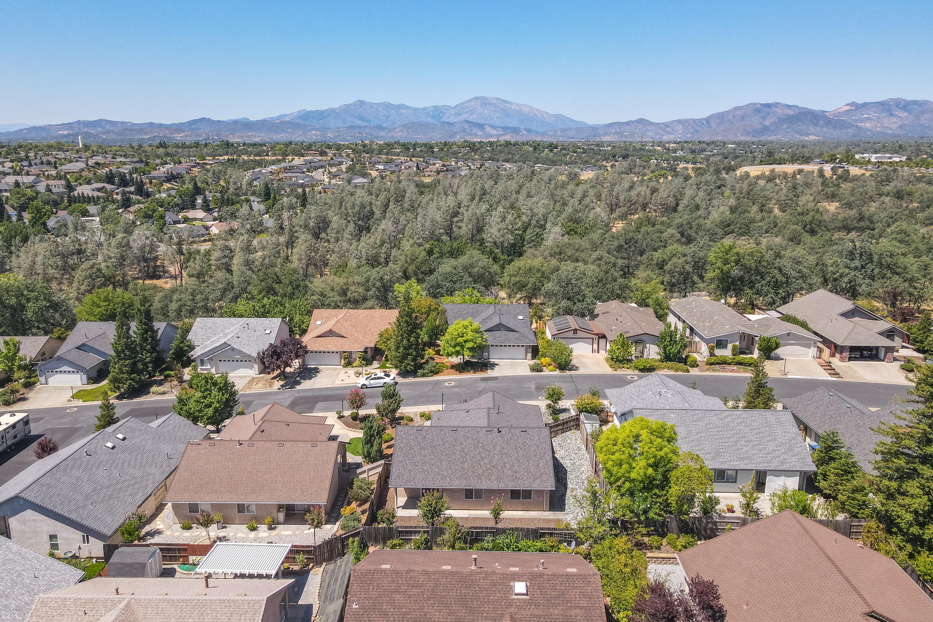 662 Volcano View Trail Redding, CA 96003 - Photo 23 of 26 an aerial view of multiple house