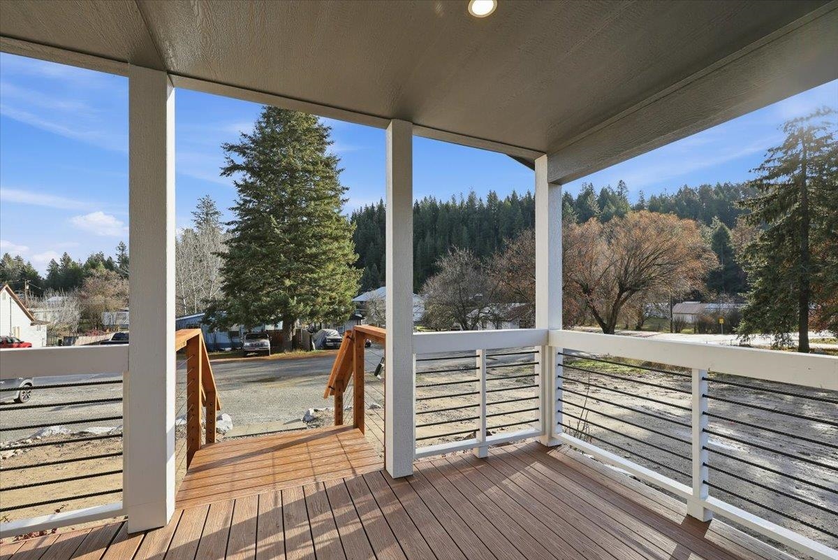 617 South State Avenue Newport, WA 99156 - Photo 2 of 40