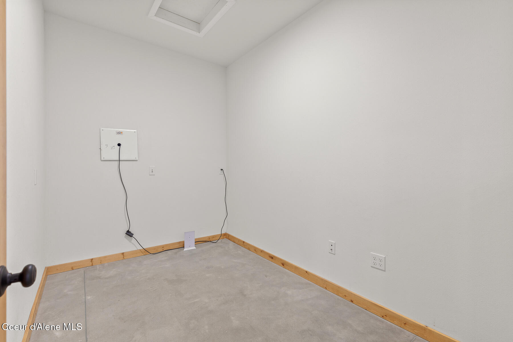 672 Hopkins Road Sandpoint, ID 83864 - Photo 38 of 67 Flex Room 3 (Starlink Ready)