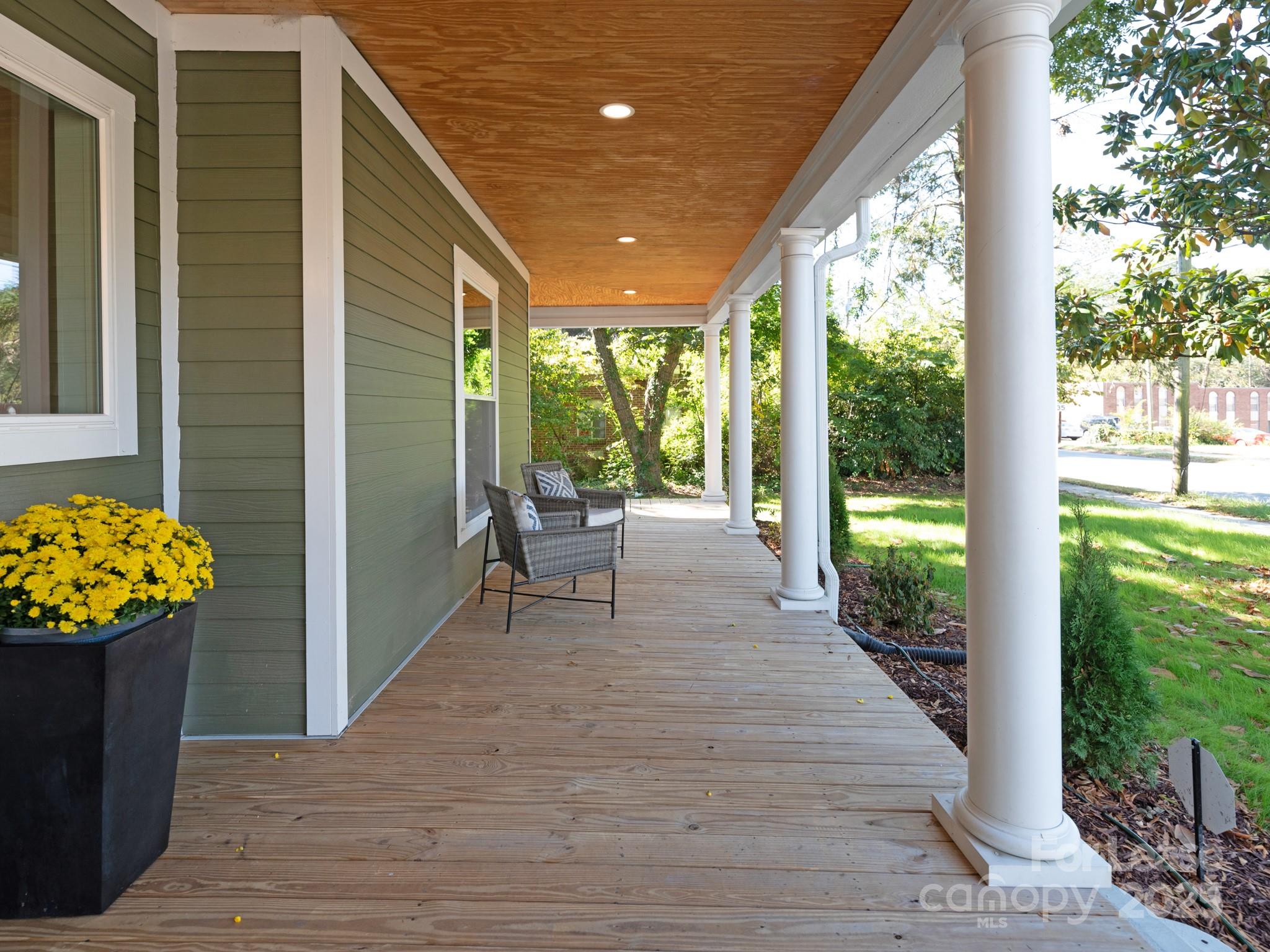402 South Chester Street Gastonia, NC 28052 - Photo 5 of 48 a view of an outdoor space with seating area