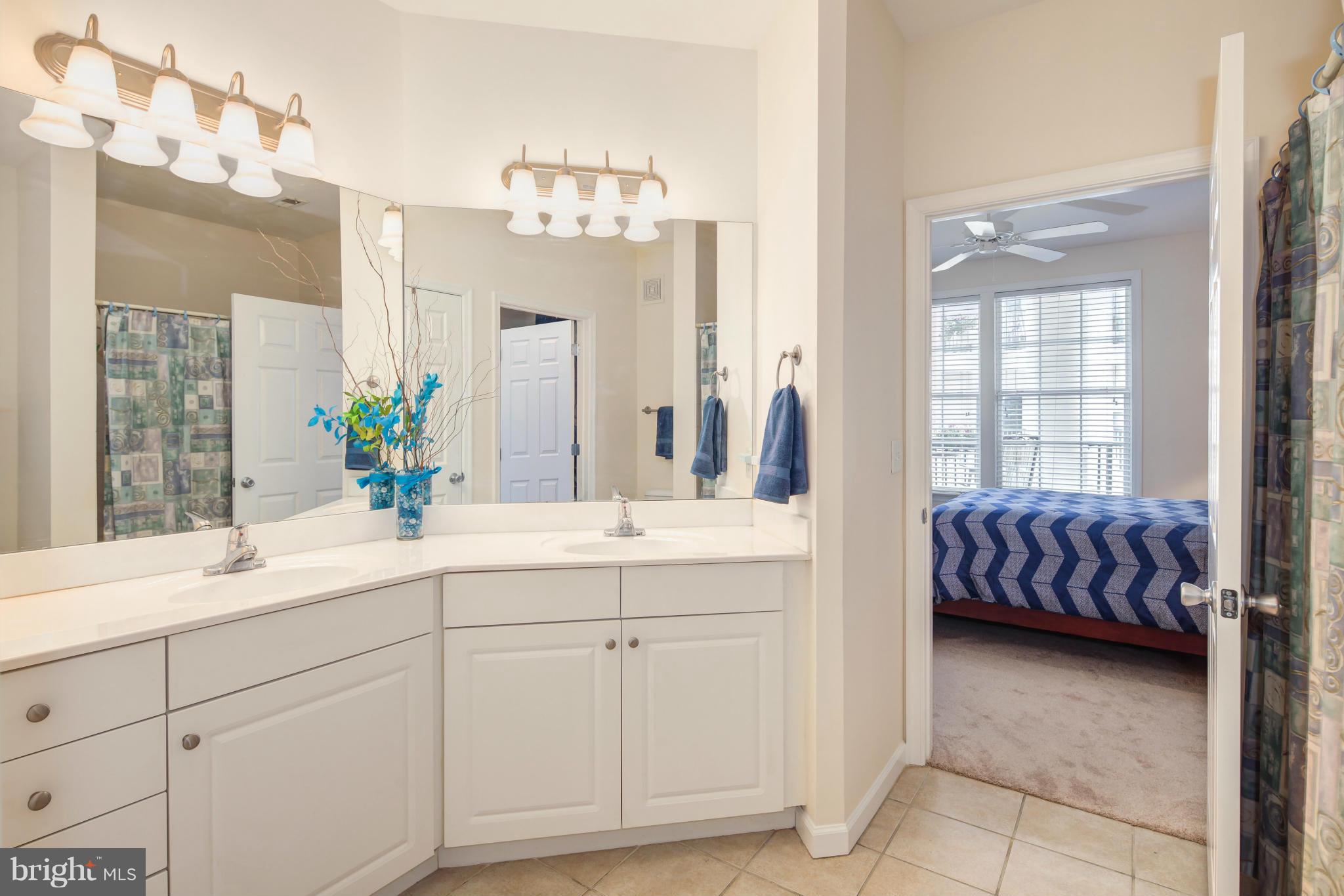 27 Booth Street, Unit 342 Gaithersburg, MD 20878 - Photo 18 of 30 Bath