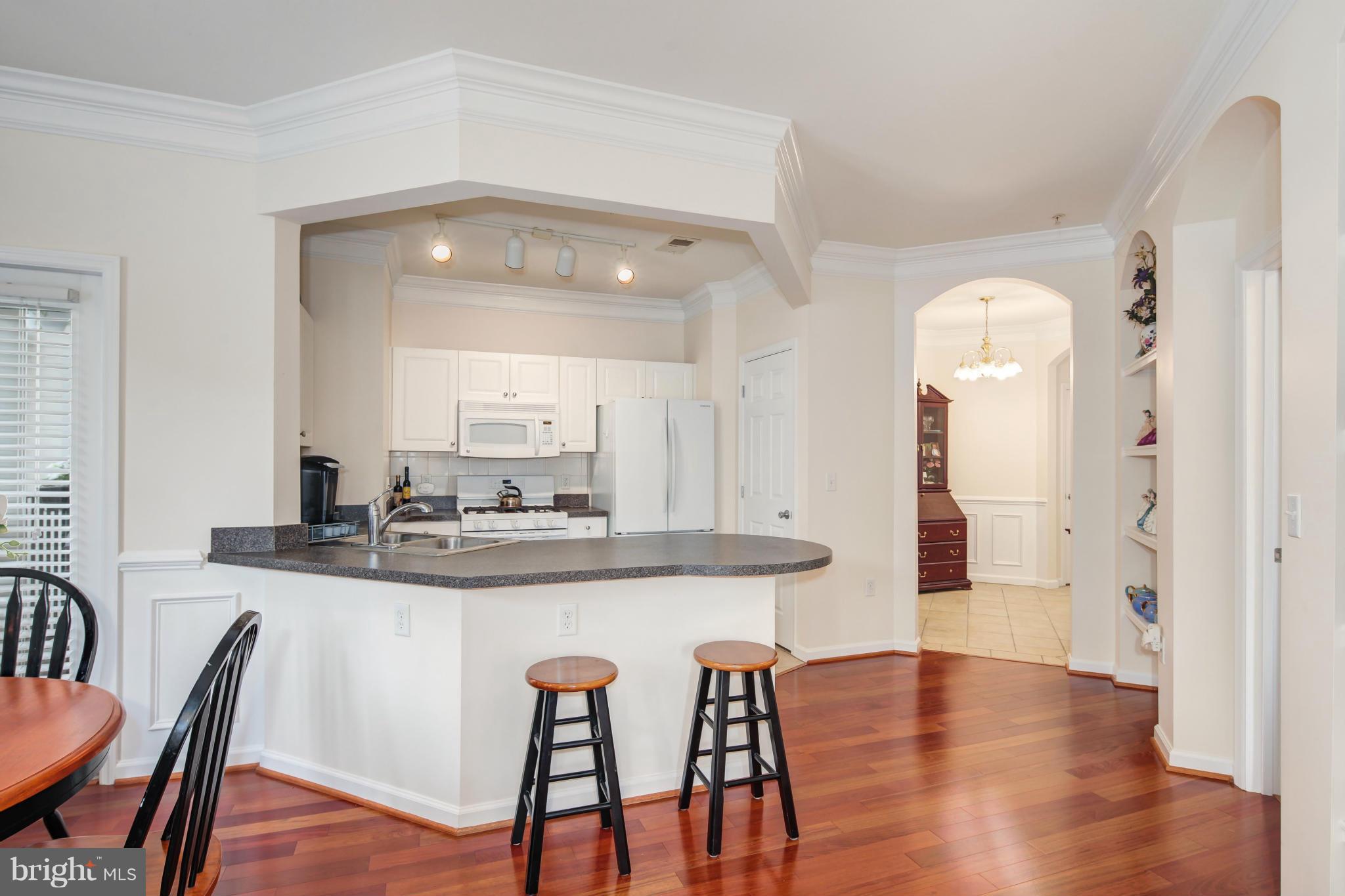 27 Booth Street, Unit 342 Gaithersburg, MD 20878 - Photo 3 of 30 Kitchen