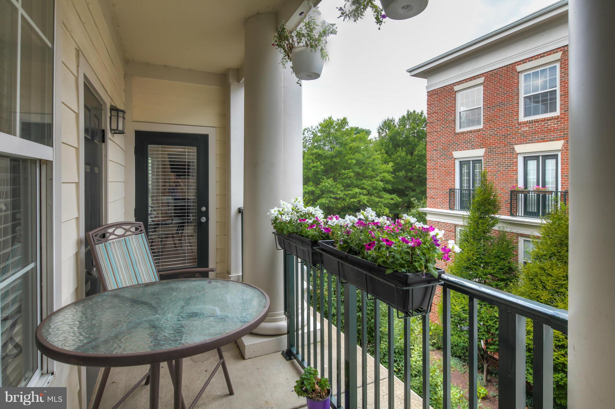 27 Booth Street, Unit 342 Gaithersburg, MD 20878 - Photo 22 of 30 Exterior (Rear)