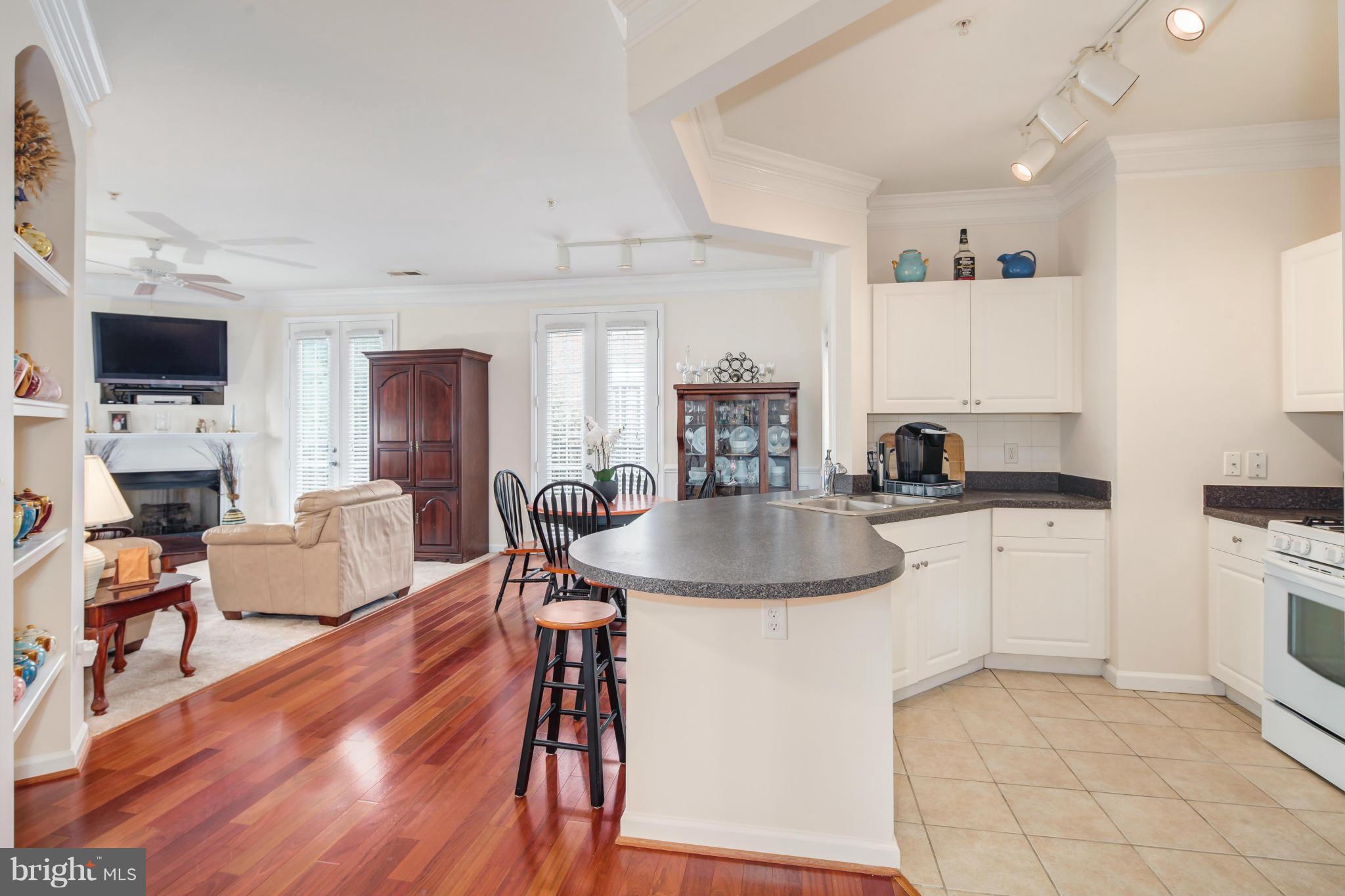 27 Booth Street, Unit 342 Gaithersburg, MD 20878 - Photo 4 of 30 Kitchen