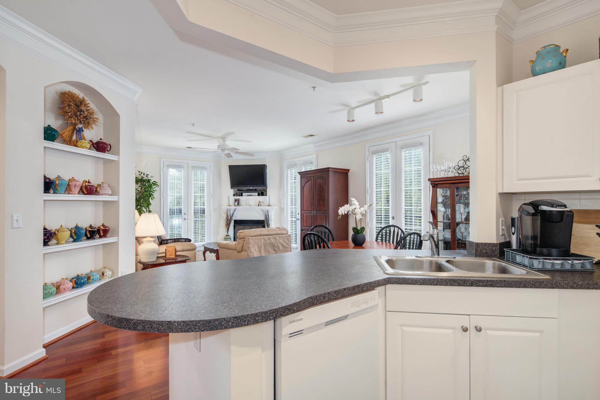 27 Booth Street, Unit 342 Gaithersburg, MD 20878 - Photo 7 of 30 Kitchen