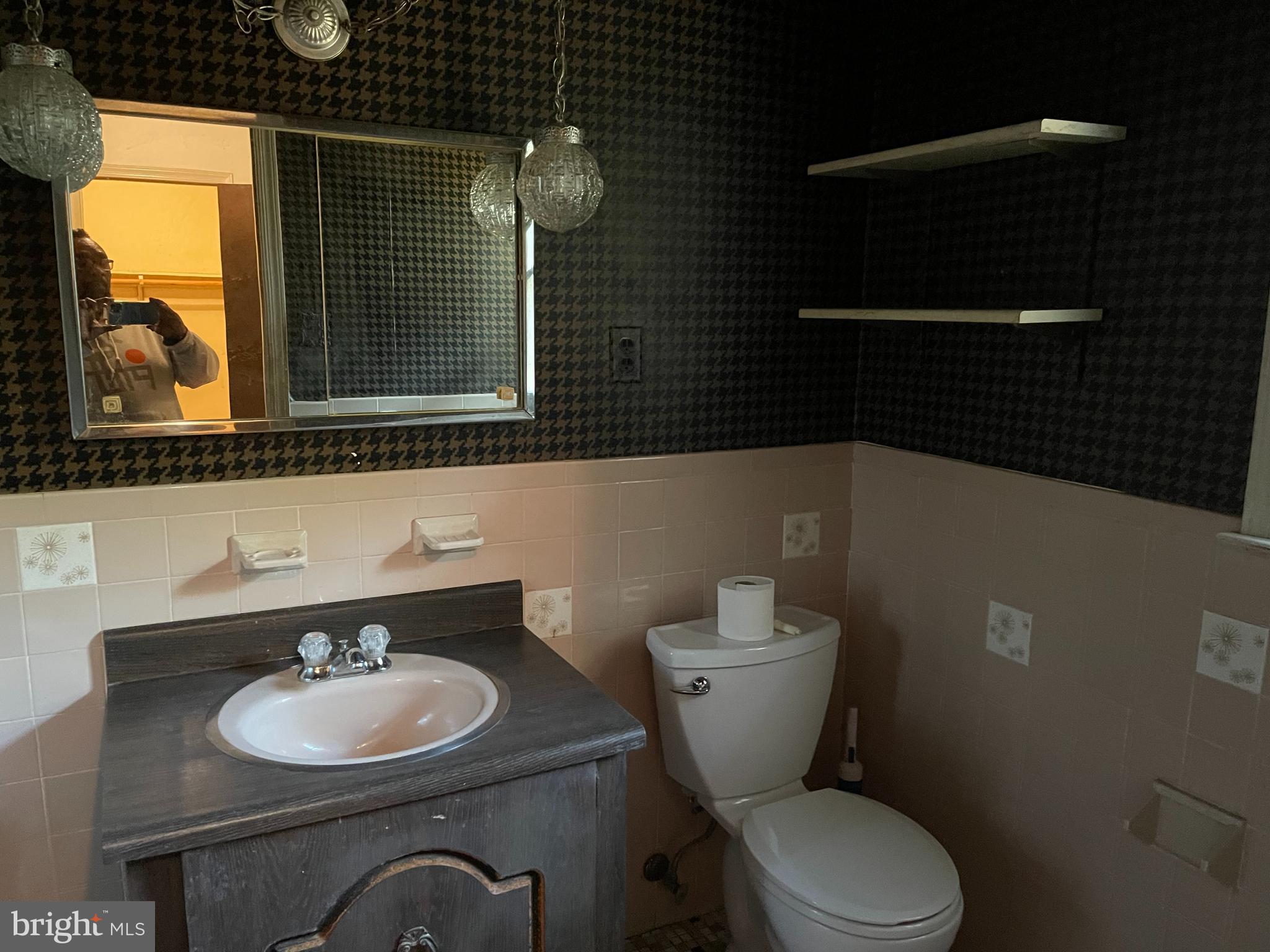 16 Slayback Drive Princeton Junction, NJ 08550 - Photo 22 of 29 a bathroom with a toilet a sink and mirror